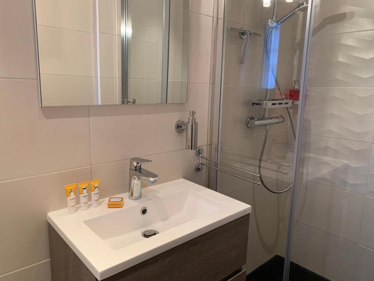 Appartement Palais Des Festivals Cannes Bagian luar foto